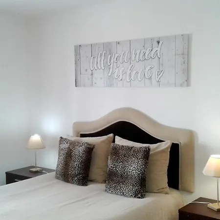 With 2 Bedrooms In With Wonderful Sea View And Furnished Terrace 200 M From The Beach Armação de Pêra