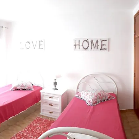 With 2 Bedrooms In With Wonderful Sea View And Furnished Terrace 200 M From The Beach * Armação de Pêra